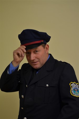 Gerüchte, Gerüchte - Officer Welch